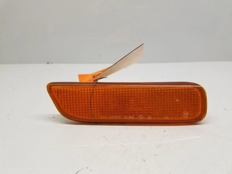 Luz de estacionamiento/esquina de pasajero marcador lateral parachoques montado se adapta a 95-99 NEON 4481 Foto 1 de 4