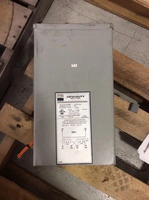 Transformador EGS Hevi-Duty HS10F1.5AS 1.50 Kva Pri 600 Sec 120/240 monofásico  Foto 1 de 2