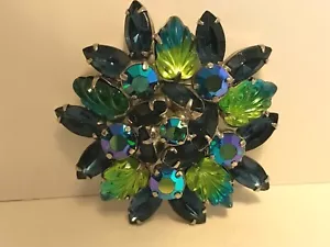 VINTAGE LARGE CARVED PRESSED LEAF & RHINESTONE BROOCH, TURQUOISE, BLUE, GREEN - Picture 1 of 8