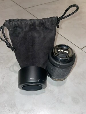 NIKON AF-S NIKKOR 55-200MM 1:4-5.6G ED VR DX Zoom Lens And Hood HB 37 - Image 1 of 4