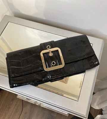 Bolso sin asas largo Ann Taylor estampado de cocodrilo negro cuero genuino negro con plata Foto 1 de 4