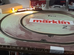 märklin Spur Z " das HIGHLGHT 2025 ---  der kleinste beleuchtete WEIHNACHTSZUG " - Bild 1 von 13