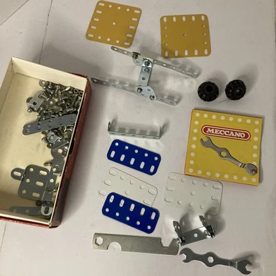 Antiguo Stock Meccano Años 70 Vintage con Folleto Varios Piezas y llaves Foto 1 de 4