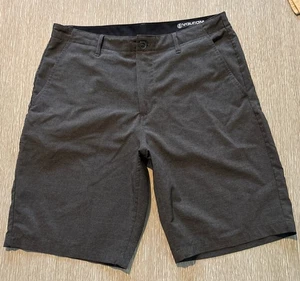 Volcom Surf And Turf Chino Shorts 4 Way Stretch Men’s Size 33 Gray Board Shorts - Picture 1 of 7