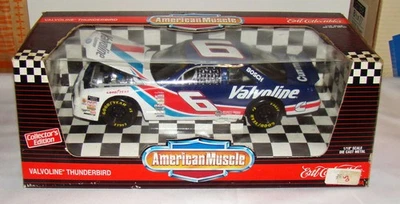 Ertl American Muscle #8 Mark Martin Valvoline 1996 Ford Thunderbird 1:18 - Image 1 of 4