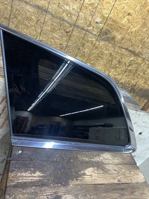2016-2021 JEEP GRAND CHEROKEE REAR LEFT SIDE QUARTER PANEL WINDOW GLASS OEM - Image 1 of 2