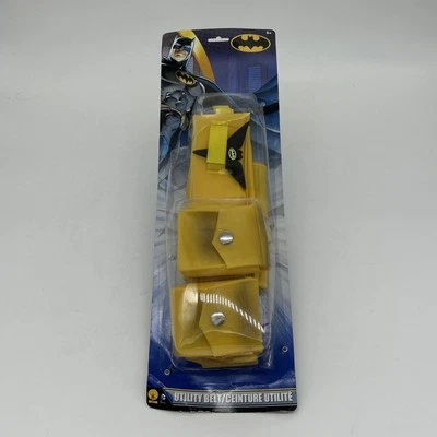 CINTURÓN UTILITARIO DC BATMAN CON BATARANG Y ESTRELLAS ARROJADIZAS Foto 1 de 4