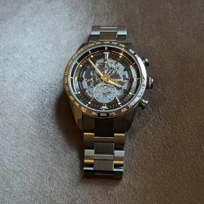 Reloj Radio Solar Citizen Atessa Colaboración HAKUTO-R AT8185-71E #WPK8P4 Foto 1 de 4