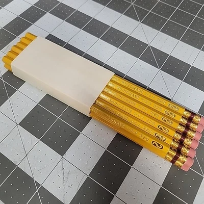 12 Harvest Musgrave Pencils No. 2 Woodcased Cedar Bonded Lead USA 320 - Image 1 of 4