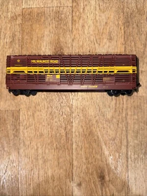 HO Scale Model Power 50' Stock Car Milwaukee Road 26349 - Image 1 of 4