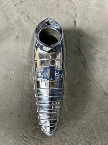 Vintage  1950 Chevrolet Truck Trunk  Emblem And Handle OEM No 120069 - Foto 1 di 10