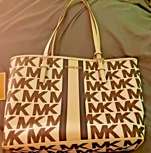 Michael Kors Jet Set MD Carryall Tote - Graphic MK... - Picture 1 of 8