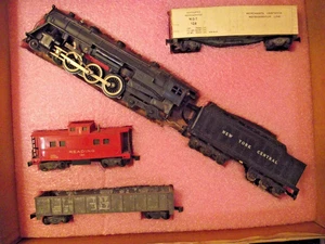 American Flyer HO Gauge NYC Freight Set Hudson 4-6-4 Loco Smoke 3 Freight CarsVG - Picture 1 of 21
