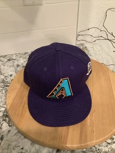 Cappello berretto Arizona Diamondbacks nuova era taglia 8 viola aderente 59Fifty baseball - Foto 1 di 4