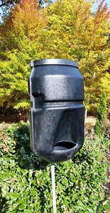 Deer Feeder Hopper Pole Conduit Stake Mount Holds 30 lbs of Corn w/ Security Lid - Picture 1 of 3
