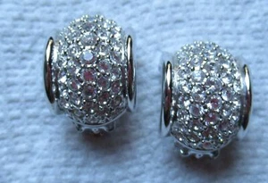 Vintage Swarovski Silberfarbene Kristall Huggie gewölbte Clip Ohrringe - Bild 1 von 6