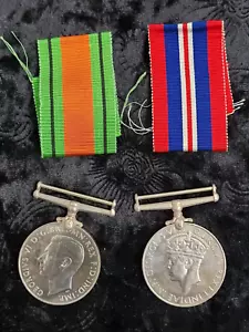 Vintage pair of WWII British medals very good condition - Picture 1 of 4