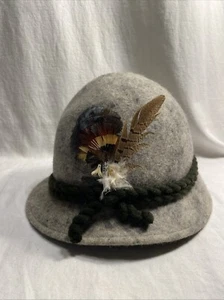 FELT CAPO HAT -Sz 58 Feathers VTGE PREOWNED - Picture 1 of 7