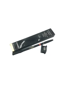 Chanel Le Crayon Levres Longwear Precision Lip Definer 46 Coralline 0,03 once/1 g - Foto 1 di 4