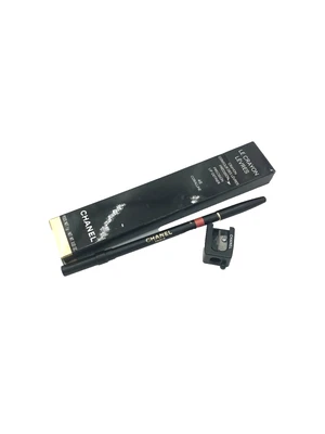 Chanel Le Crayon Levres Longwear Precision Lip Definer 46 Coralline 0,03 oz/1 g Foto 1 de 4