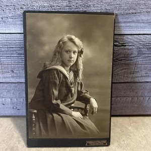 Cabinet Card Photo - Serious & Beautiful Young Girl with Long Hair from Germany - Picture 1 of 5