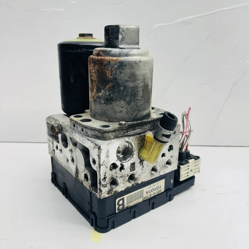 2004-2009 Toyota Prius ABS Pump / Module Anti Lock Brakes 44510-47050 - Image 1 of 4