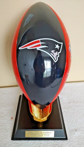 2005 Danbury Mint New England Patriots Super Bowl Football 2002 2004 2005 NIB Cover
