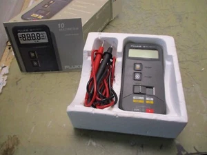 Vintage Fluke 10 Digital Multimeter with Leads and Original Box [2*N-11.25] - Picture 1 of 2