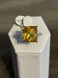 Anillo de compromiso Italo Jewelry tres piedras corte esmeralda zafiro amarillo talla 5,75 - Imagen 1 de 4