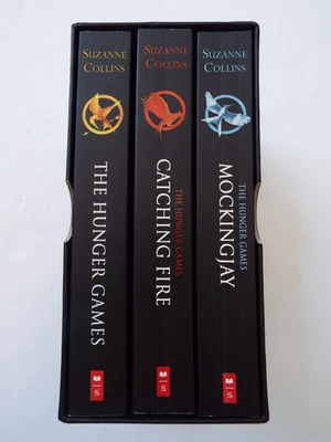 Lot 3 The Hunger Games Trilogy Paperback Books Box Set by Suzanne Collins - Image 1 of 4