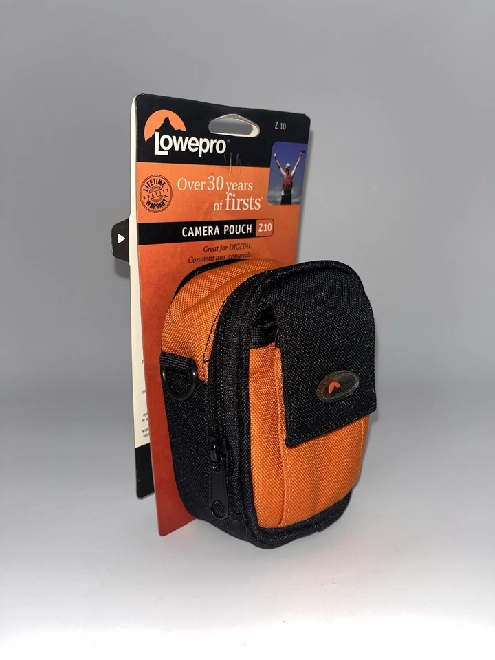 Lowpro Camera Pouch Z10, Camera Carry Pouch, Black & Green w Strap - Image 1 of 4