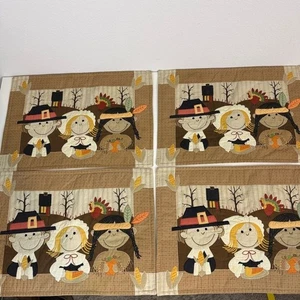 4 Kohl’s Thanksgiving Kinder Stoff bestickte Tischsets - Bild 1 von 8