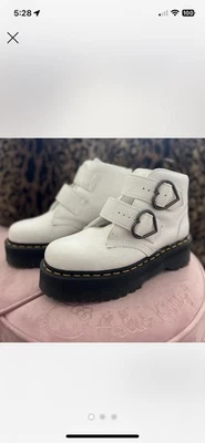 Dr Martens Devon Blanco Lazy Oaf Botas Corazón Plataforma Hebillas Cuádruple Para Mujer Talla EE. UU. Foto 1 de 3