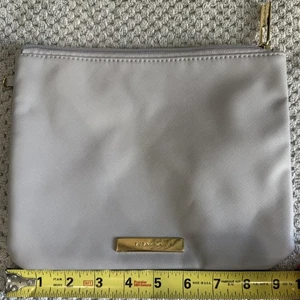 Tartan And Twine Grey Makeup Bag-Gold Accents And Zipper-Great Condition - Picture 1 of 3