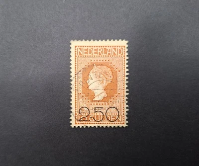 Netherlands 1920 - Overprint 2½ gld on 10 gld - beautiful used stamp - Image 1 of 2