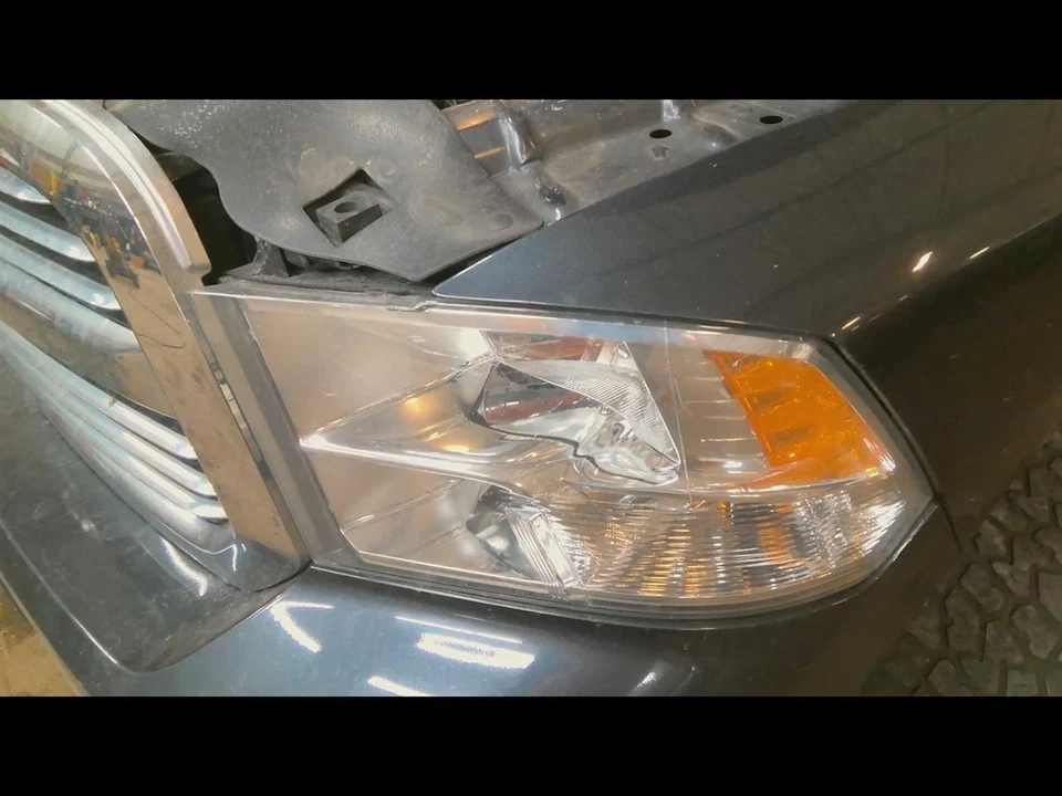 Faro del conductor estilo clásico rueda de 5 orejetas para camioneta Dodge 1500 13-23 6433576 Foto 1 de 4