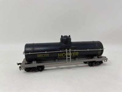 Model Power Hooker Gas Tanker Ho Scale - Image 1 of 4