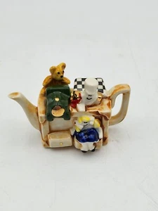 VINTAGE PAUL CARDEW DESIGN TOY BOX MINI TEAPOT - MADE IN ENGLAND - 3D DESIGN - Bild 1 von 9