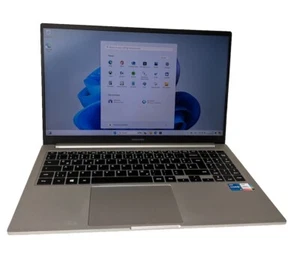 Samsung Galaxy Book 8/8/2023 15.6 Zoll i5, 512GB 8GB RAM Mystic Silver Win 11 - Bild 1 von 21