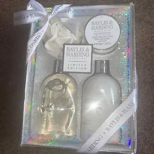 Baylis & Harding England Limited Edition Jojoba, Silk & Almond Oil Gift Set - Picture 1 of 3