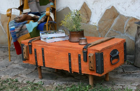 Coffee Table Orange Chest Storage Table Vintage Wooden Travel Box Lenght 98 cm Cover