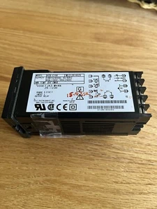 RKC INSTRUMENT REX-C100 TEMPERATURE CONTROLLER - Picture 1 of 4