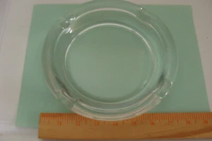 Cenicero de vidrio transparente redondo vintage 8" diámetro 4 hendiduras muy pesado - Imagen 1 de 1