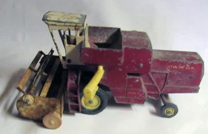 New Holland Combine Self Propelled Combine Farm Toy 1968 ERTL 1/32 - Picture 1 of 7