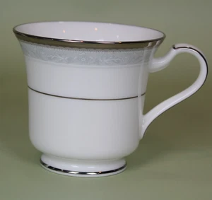 Noritake - Manderleigh - Coppa Piedi - ONE - 1 - 4791 - NUOVO con ETICHETTE - Foto 1 di 3