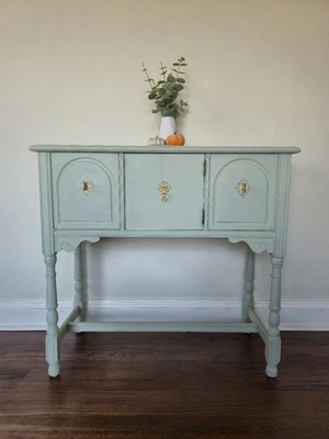 Aparador Berkey & Gay auténtico vintage acabado. Foto 1 de 4