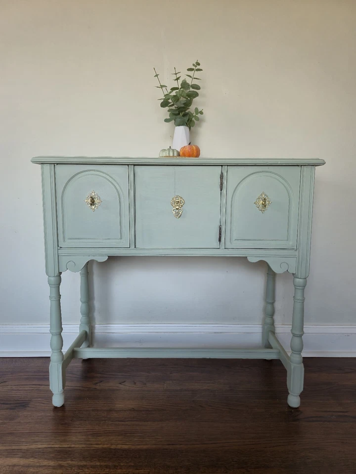 Aparador Berkey & Gay auténtico vintage acabado. Foto 1 de 4