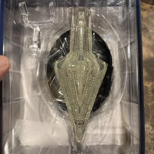 Eaglemoss STAR TREK Voyager USS DAUNTLESS Die Cast NRFB - Picture 1 of 2