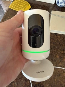 VIVINT Indoor WiFi  V-CAM1 w/ Power Adapter   *Fully Reset - Picture 1 of 3