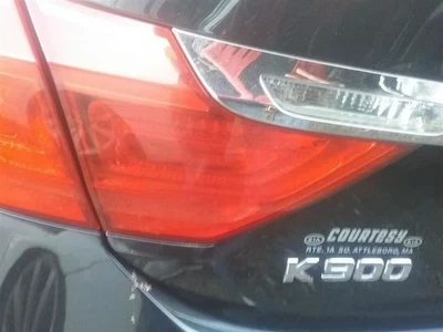 Luz trasera izquierda del conductor montada en la cubierta LED se adapta a 15 K900 442201 Foto 1 de 4